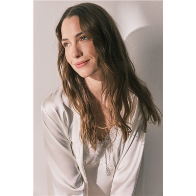 Bata larga satén beige