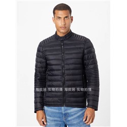 Очень легкая мужская стеганная куртка  Repla*y