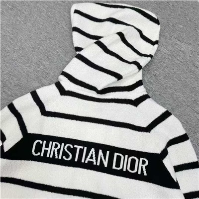 Вязаный кардиган на молнии с капюшоном и надписями на спине Dio*r