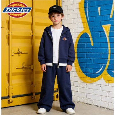 Костюм для мальчиков и девочек. Материал: 57% хлопок, 43% полиэстер