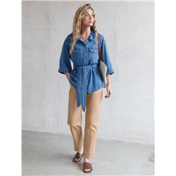 Удлиненная блузка с поясом и карманами из джинсового лиоцелла