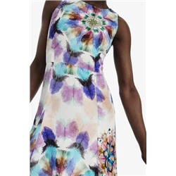 Vestido fluido corto con ligero evasé