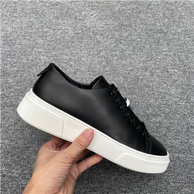 Подлинная основная линия GIORGIOARMANI (Giorgio Armani). 1: Ткань изготовлена ​​из импортной итальянской телячьей кожи: высококачественная обувь и одежда бренда: логотип, тисненый на пятке: материалы и производственные процессы на месте. 2: подкладка из телячьей кожи (синхронизация подошвы), открытая стелька, межподошва также изготовлена ​​из итальянской кожи высотой с дерево с тисненым запатентованным логотипом Хью. 3: Подошва изготовлена ​​из резинового белого мешка, черного цвета, произведена профессиональной фабрикой, нижний рисунок выполнен из полос с противоскользящим и износостойким эффектом, а оригинальная доска разработана и изготовлена, и поставляется оригинальная упаковка. . Упаковано в оригинальную коробку, в комплекте с бирками.