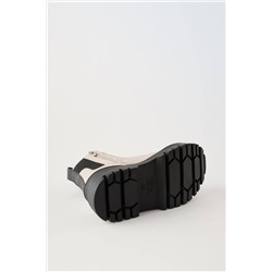 ZARA  😍 официальный сайт⚡️ лакированные  осенние ботинки для маленьких модниц со  скидкой  71🛍    ✅Цвет: на фото     ✅Материал: в описании указано что лакированные, на молнии и с резиновым носком, стелька из технического материала starfit