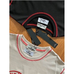 Футболка с вышитым логотипом на груди  2 цвета