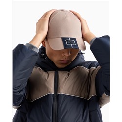 CAP WITH VISOR AND LOGO PATCH