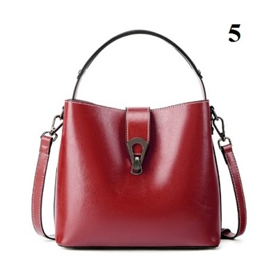 Сумка хорошего качества, в живую лучше смотрится чем на фото.