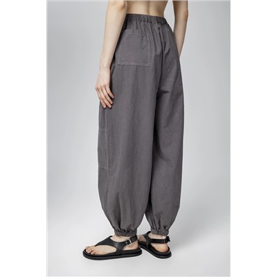 Серые брюки с резами