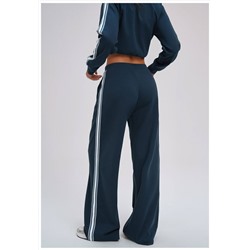 Женский спортивный костюм