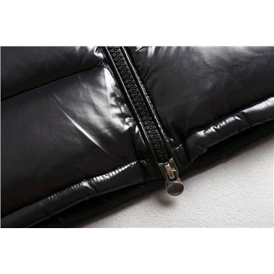 Теплая зимняя куртка пуховик Moncle*r с глянцевой поверхностью