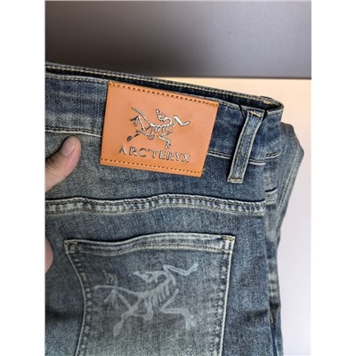 Мужские джинсы свободного покроя   Arc’teri*x 🤍
