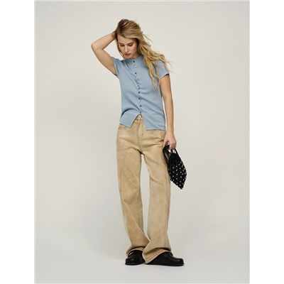 Голубой джемпер с волнообразной застежкой