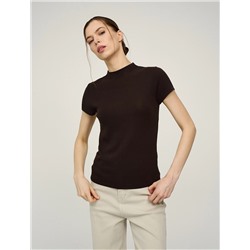 Коричневый джемпер с воротником стойкой