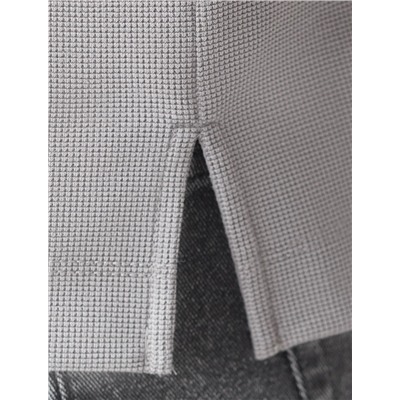 Лонгслив из мягкого фактурного трикотажа с плетеным воротником поло на молнии