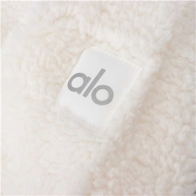 НОВИНКА 2025! Женская куртка Alo из овечьей шерсти