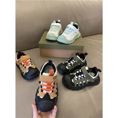 Детские кроссовки