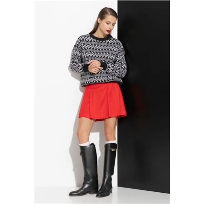 Свитер вязанный