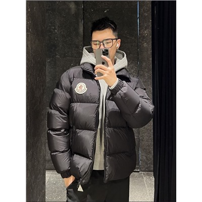 Суперлёгкий и очень тёплый мужской зимний пуховик  Moncle*r Cital*a