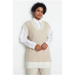 TRENDYOL MODEST Taş Renk Bloklu V Yaka Selanik Triko Süveter TCTAW24UV00000