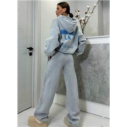 Женский костюм