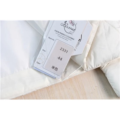 Повседневная куртка на хлопковой подкладке с капюшоном