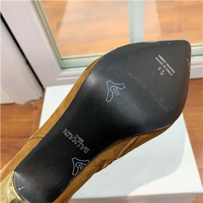 Ботильоны на шпильке с металлическими круглыми пряжками и острым носком  БАЛЬМА*Н