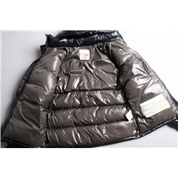 Теплая зимняя куртка пуховик Moncle*r с глянцевой поверхностью