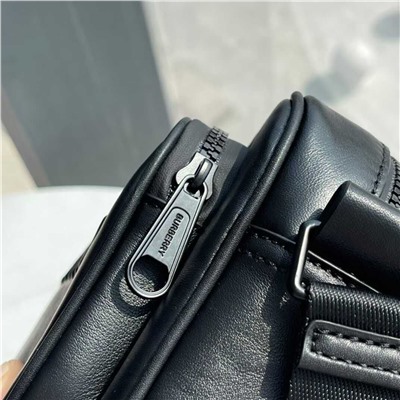 Кожаная сумка Burberr*y унисекс