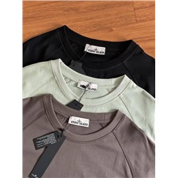 Футболка с принтом на спине