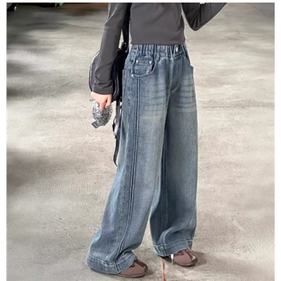 Куртка и джинсы для девочек