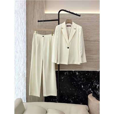 Костюм люкс