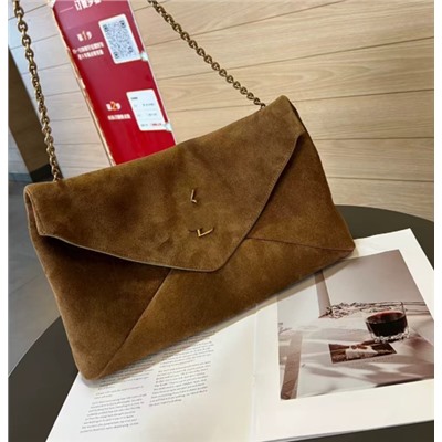 Женская стильная новая сумка-конверт из натуральной замши