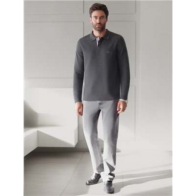 Лонгслив из мягкого фактурного трикотажа с плетеным воротником поло на пуговицах