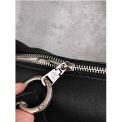 Однотонная сумка через плечо в стиле бренда Calvin Klei*n на регулируемом ремешке