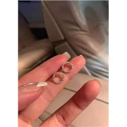 Маленькие и изысканные серьги для женщин