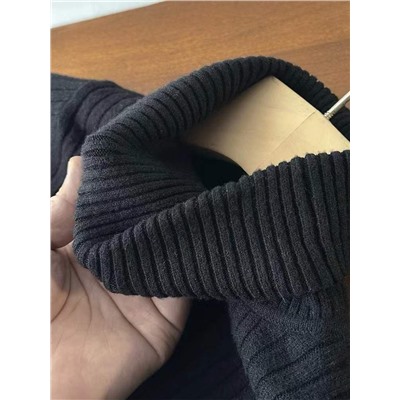 Женская укороченная водолазка с фигурным низом, экспорт  Bershk*a  Цена на бирке 29,99€