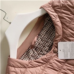 Лёгкая курточка на весну  корейского бренда