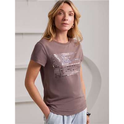 Нарядная футболка с пайетками