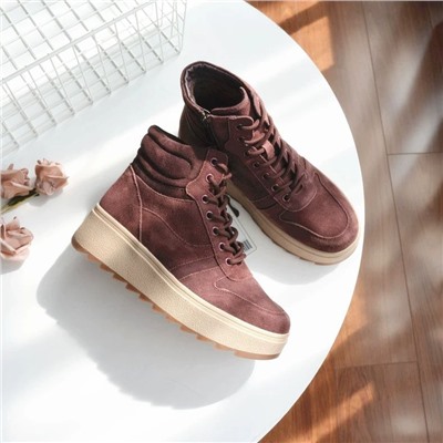 Женские замшевые ботинки