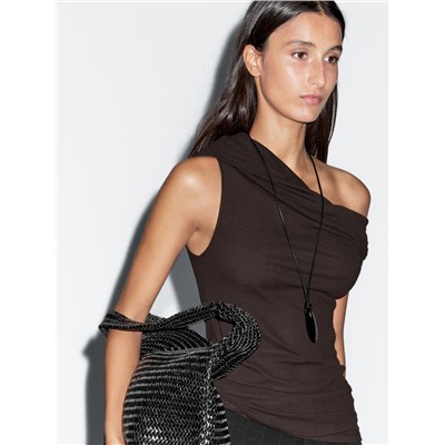 Top cuello asimétrico 100% algodón