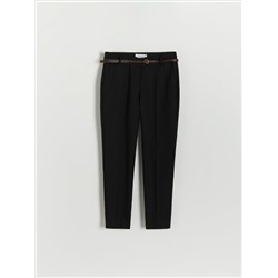 Chinohose mit Gürtel