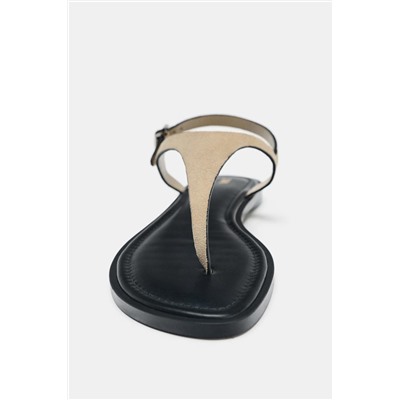 LEATHER BUCKLE-STRAP SANDALS