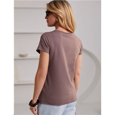 Нарядная футболка с пайетками