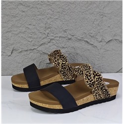 Босоножки на танкетке