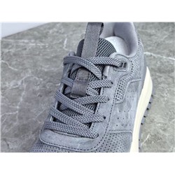 Женские кожаные кроссовки, экспорт в Россию