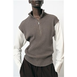 CONTRAST T-SHIRT AND VEST