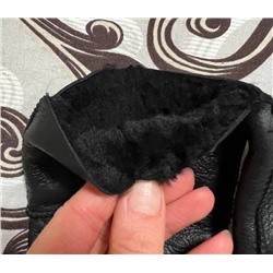 Перчатки UG*G Добротные! На руке прям хорошо, плотно сидят (овчина)