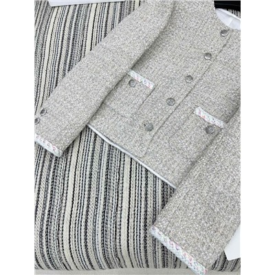 Оригинальное качество Chane*~2024, новый твидовый жакет с круглым вырезом Импортированные материалы YB по индивидуальному заказу, полная оценка за ощущение высокого класса💯 Восстановите внешний вид YB до 1:1, демонстрируя элитную и модную атмосферу