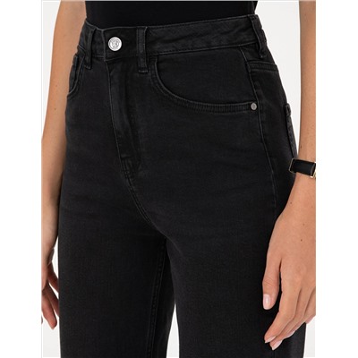 Siyah Mom Fit Geniş Kalıp Jean Pantolon