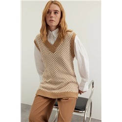 TRENDYOL MODEST Camel Çizgili V Yaka Triko Süveter TCTAW22UV0021